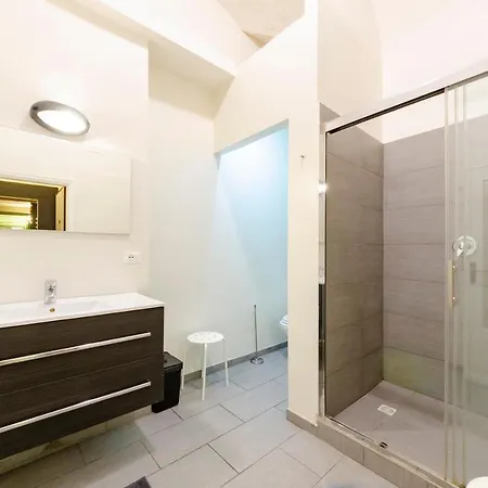 The Heart Of - Live Italy's History & Charm *